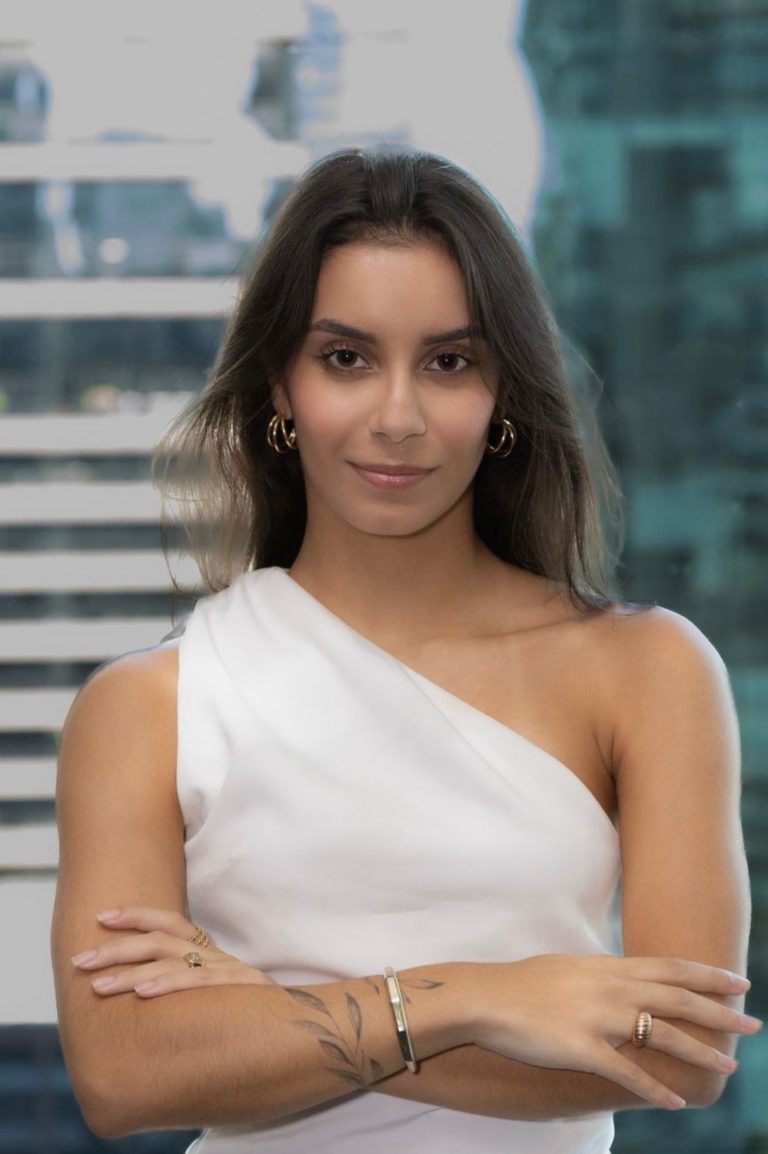 Caroline Lombardi Alves